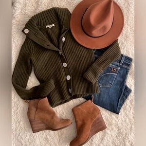 Olive Green Sweater with Brown Hat and Boots